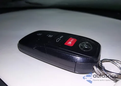 2025 Toyota Crown Xle/Limited/Night Shade из США, поврежденный, VIN JTDAAAAF1S3034499